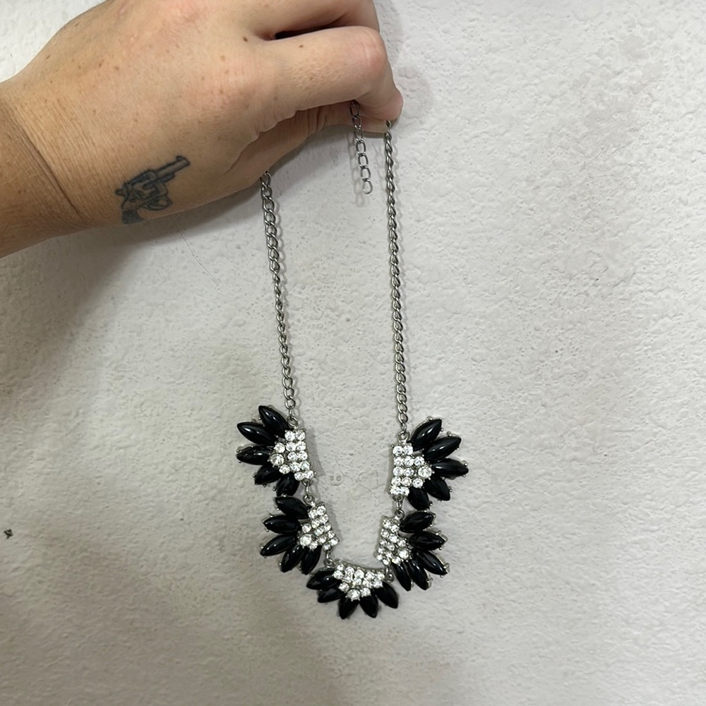 Elegant Black and Silver Floral Necklace